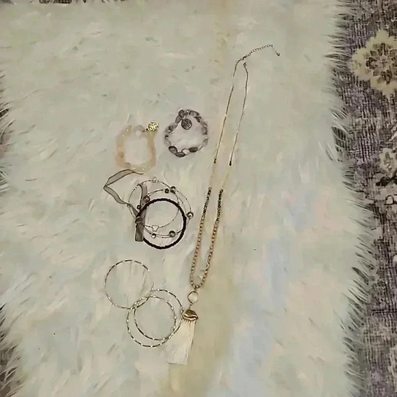 Jewelry - Picture 1 of 6